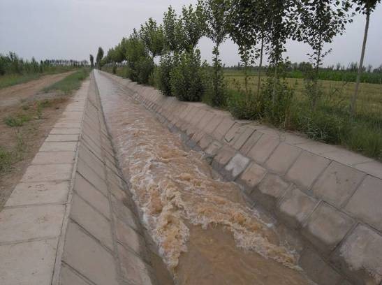 公安斗渠土壤固化板施工与灌溉运行（2007年）